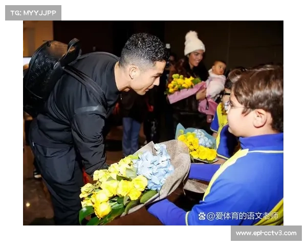 C罗积极参与利雅得社区活动,与年轻球迷互动传递正能量 C罗积极参与利雅得社区活动,与年轻球迷互动传递正能量